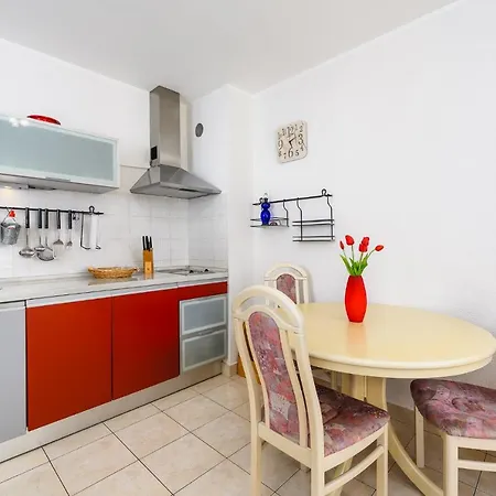 Lumi Near The Town Center Apartman Umag
