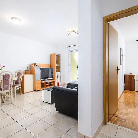 Lumi Near The Town Center * Umag